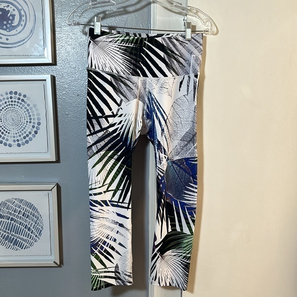 Apana Yoga Pants Hi Rise Cropped Legging White Palm Leaf Purple Pattern Size S